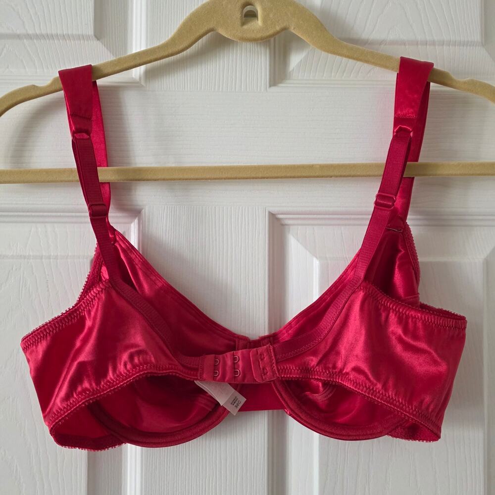 Victoria's Secret Red Satin Vintage Underwire Bra 34C - Picture 2 of 9